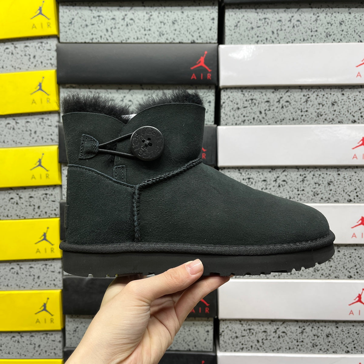 UGG Snow Boots 1016422 – Black | Sizes 35–40
