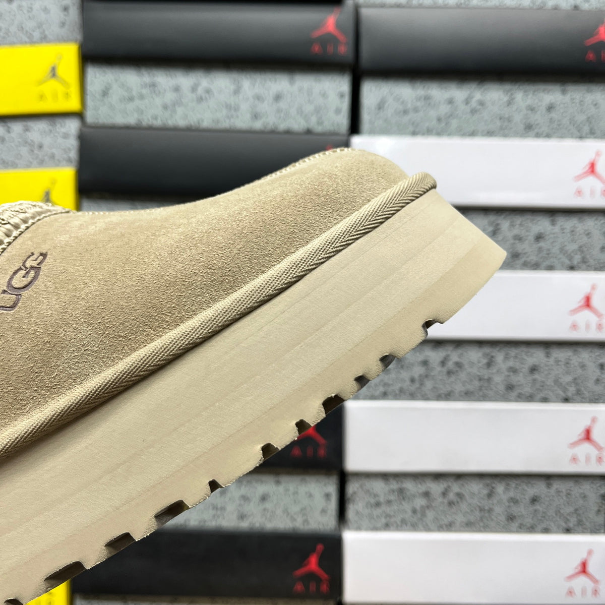 UGG Snow Boots 1122553 – Mustard Seed | Sizes 35–40