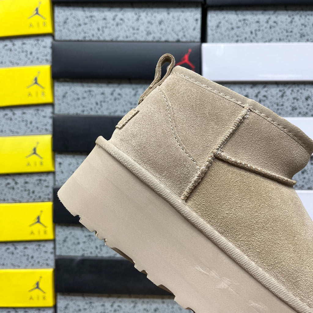 UGG Snow Boots 1135092 – Mustard Seed | 5cm Heel | Sizes 35–40