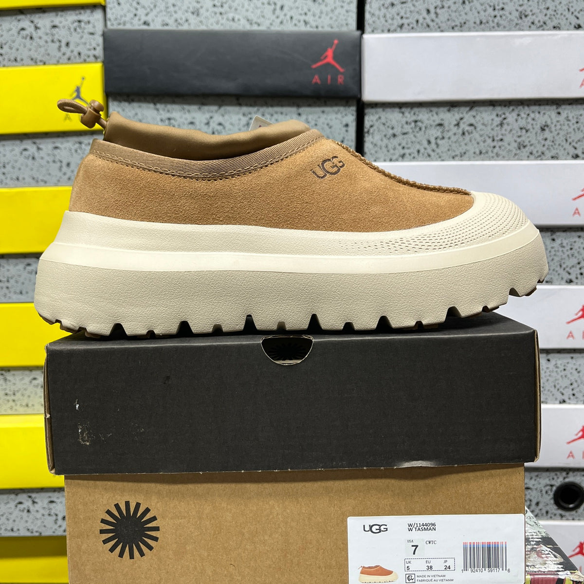 UGG Snow Boots 1144096 – Chestnut | Sizes 35–45
