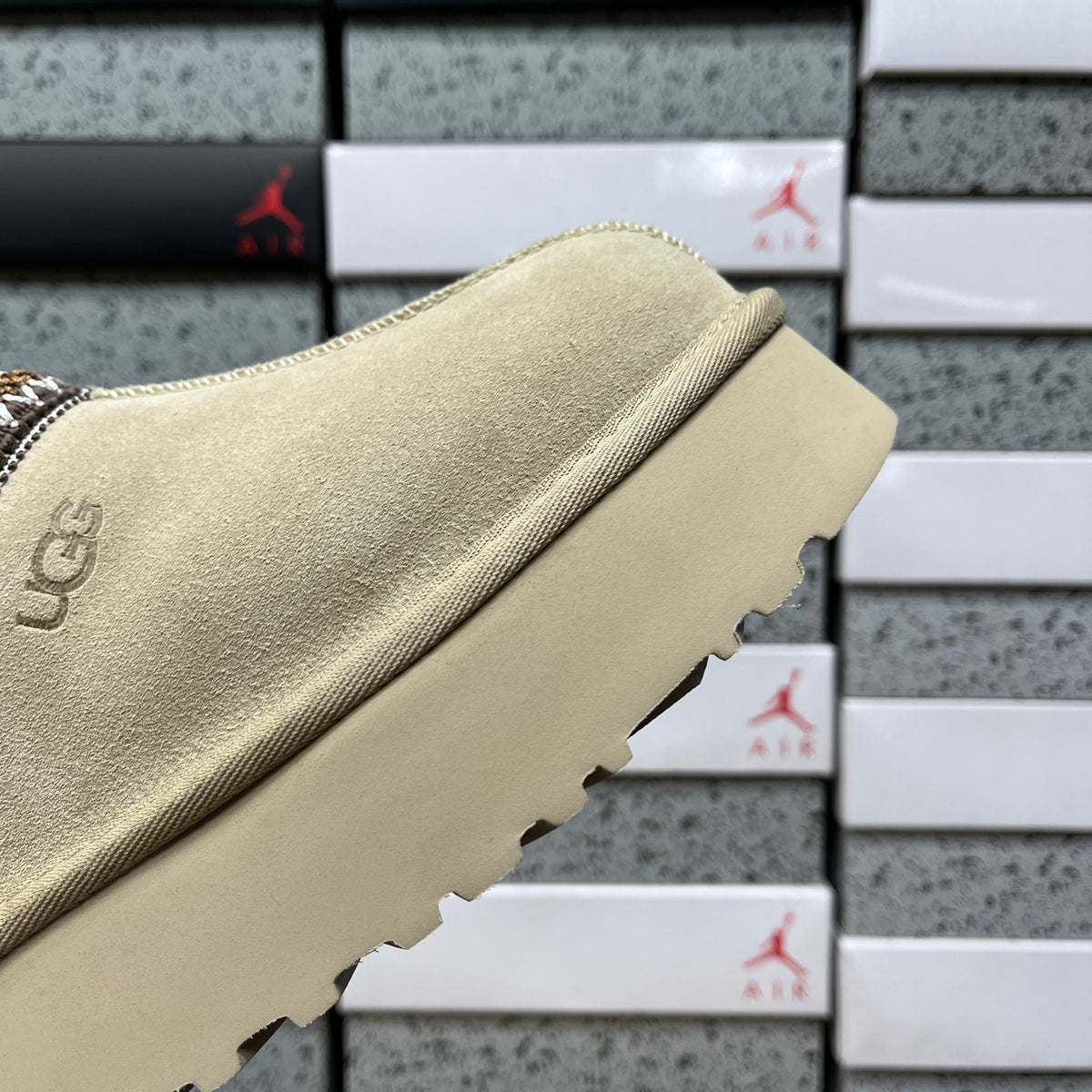 UGG Snow Boots 1122556 – Mustard Seed | Sizes 35–41