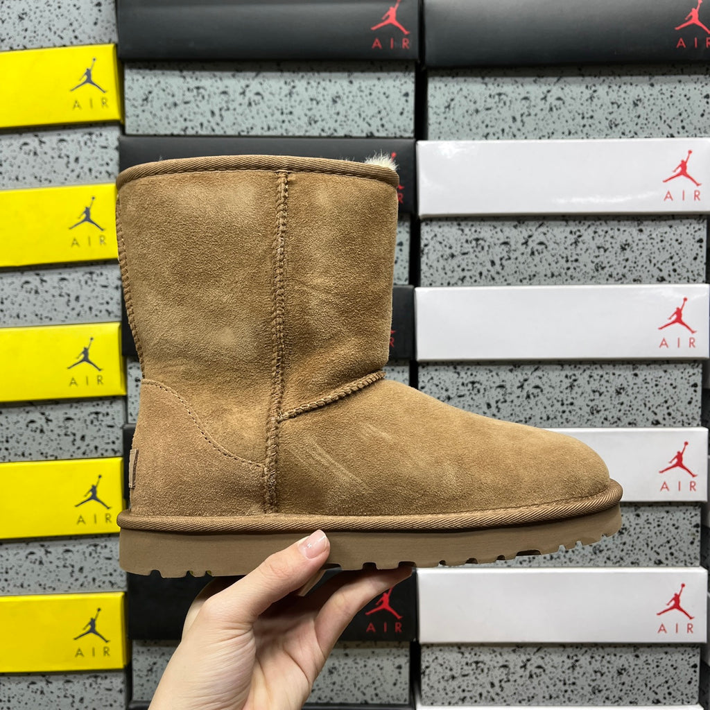 UGG Snow Boots 1016223 – Chestnut | Sizes 35–40