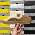 UGG Embroidered Clog 5095 – Chestnut | Sizes 35–40