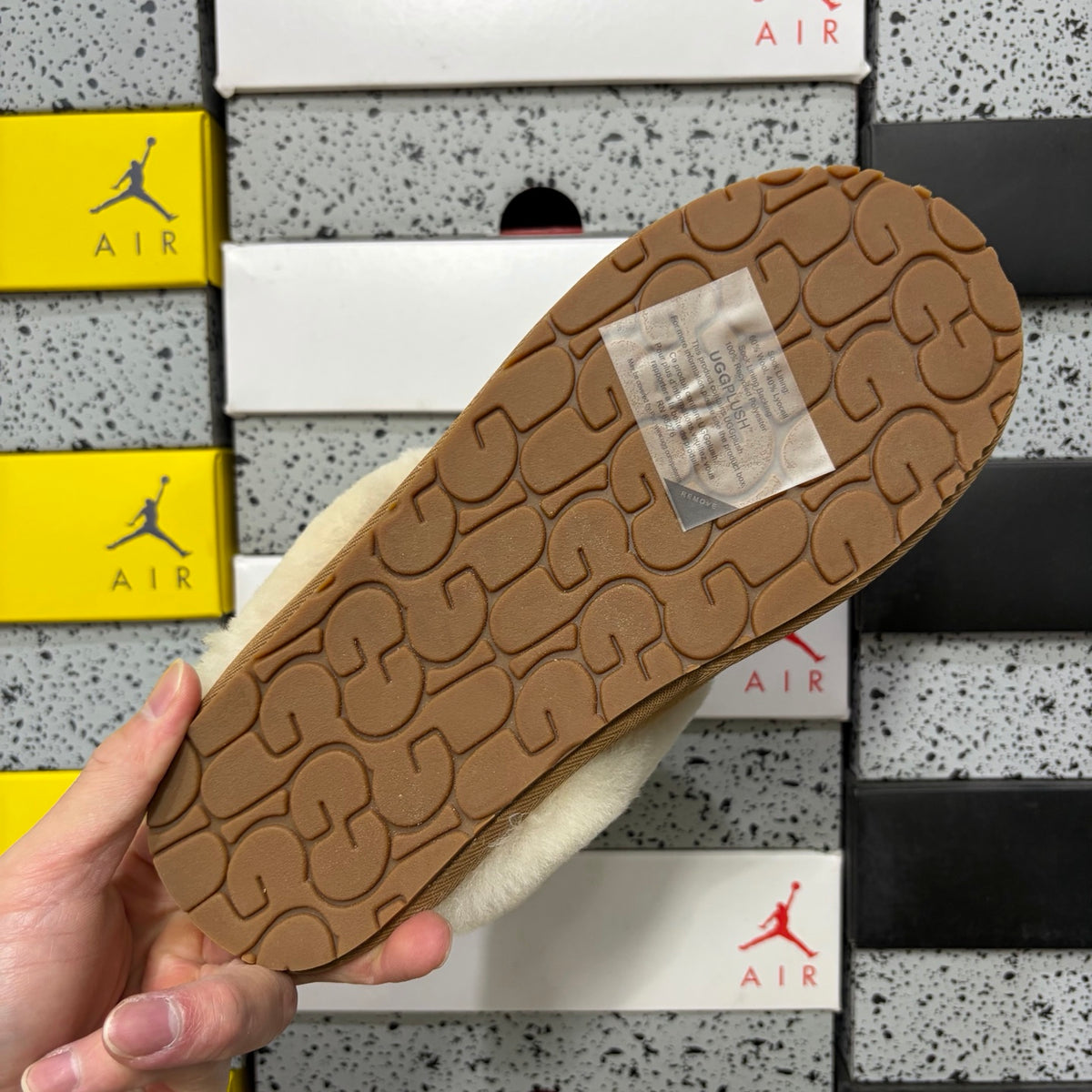 UGG Slide Slipper 2550 – Chestnut | Sizes 35–44