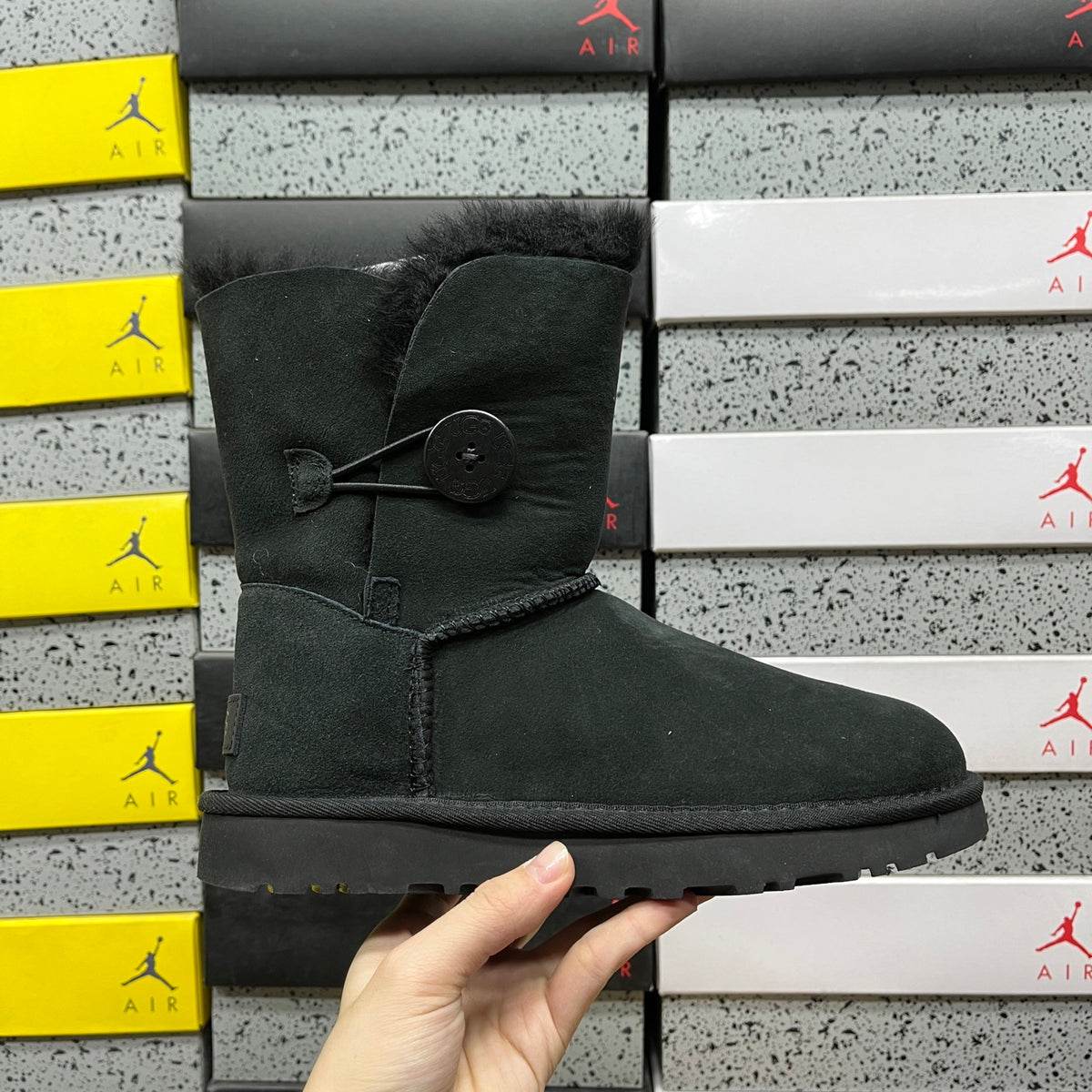UGG Snow Boots 1016226 – Black | Sizes 35–40