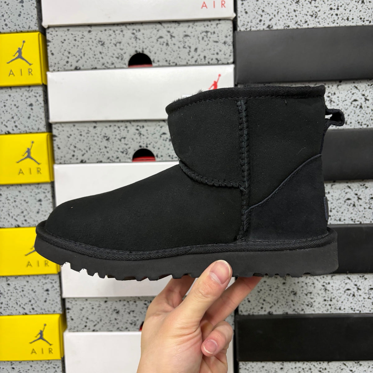 UGG Mid-Calf Snow Boots 6222 – Black | Sizes 35–44