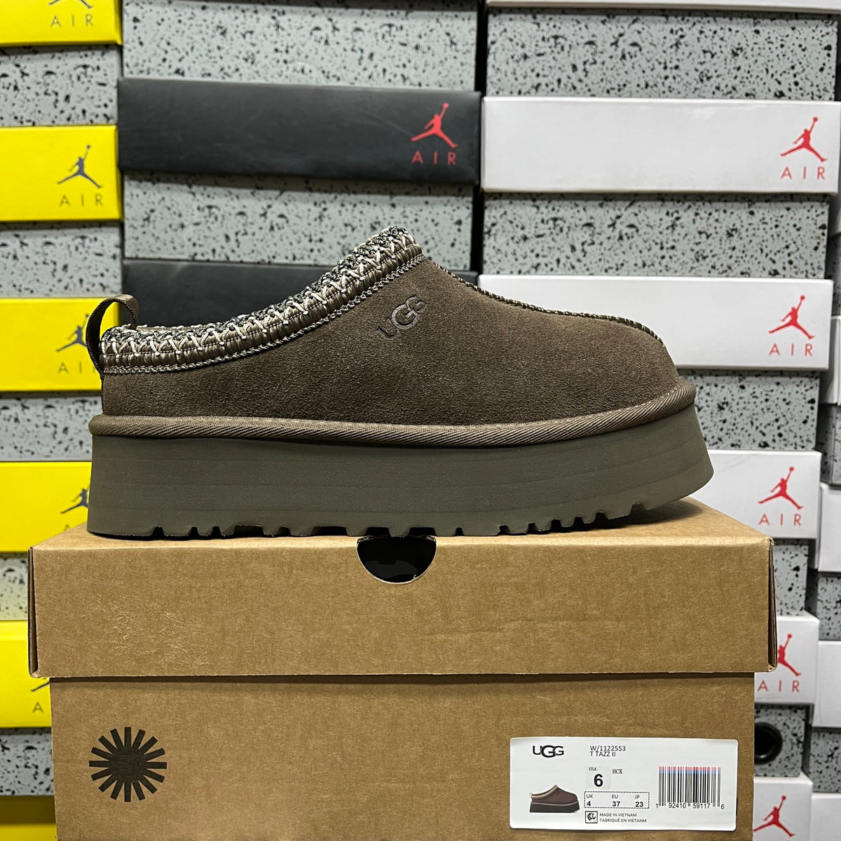 UGG Snow Boots 1122553 – Walnut | Sizes 35–41